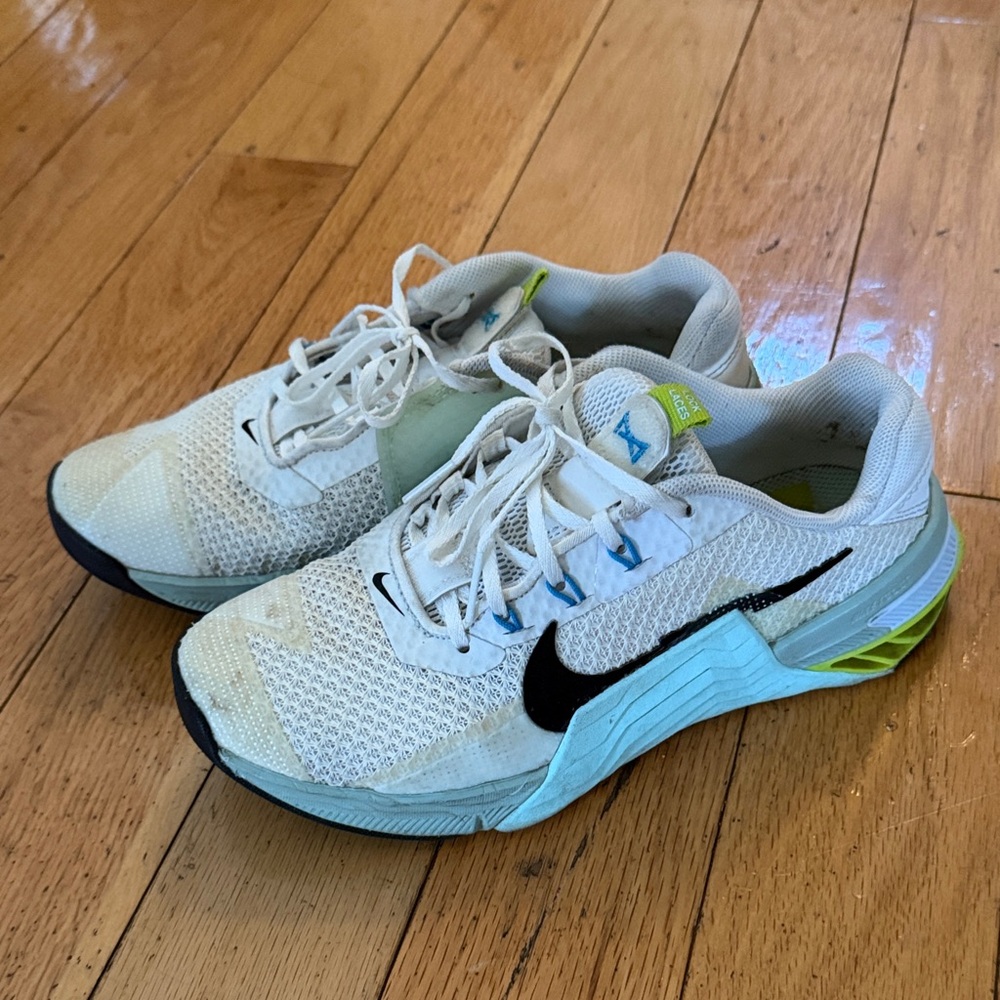 Nike metcon training workout sneakers